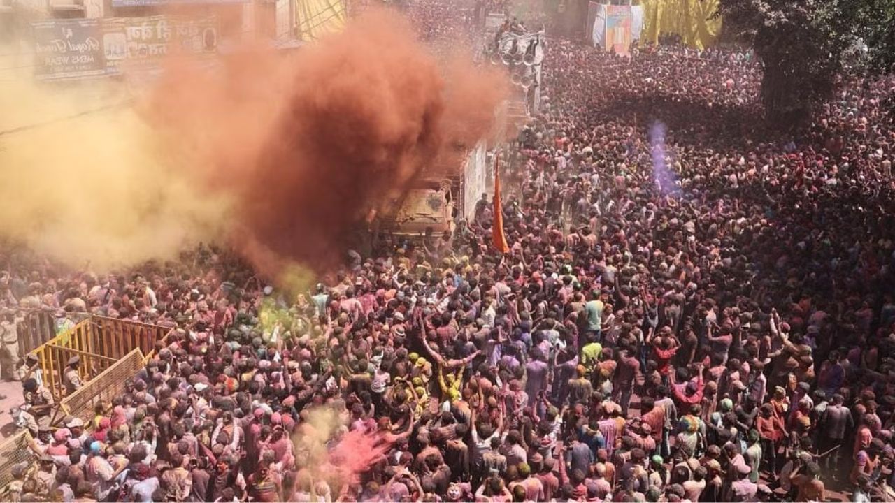 Indore Gair: इंदौर गेर में पहली बार बड़ा हादसा, रंगपंचमी की खुशियों के बीच कुचले जाने से एक की मौत, सीएम ने जताया दुख